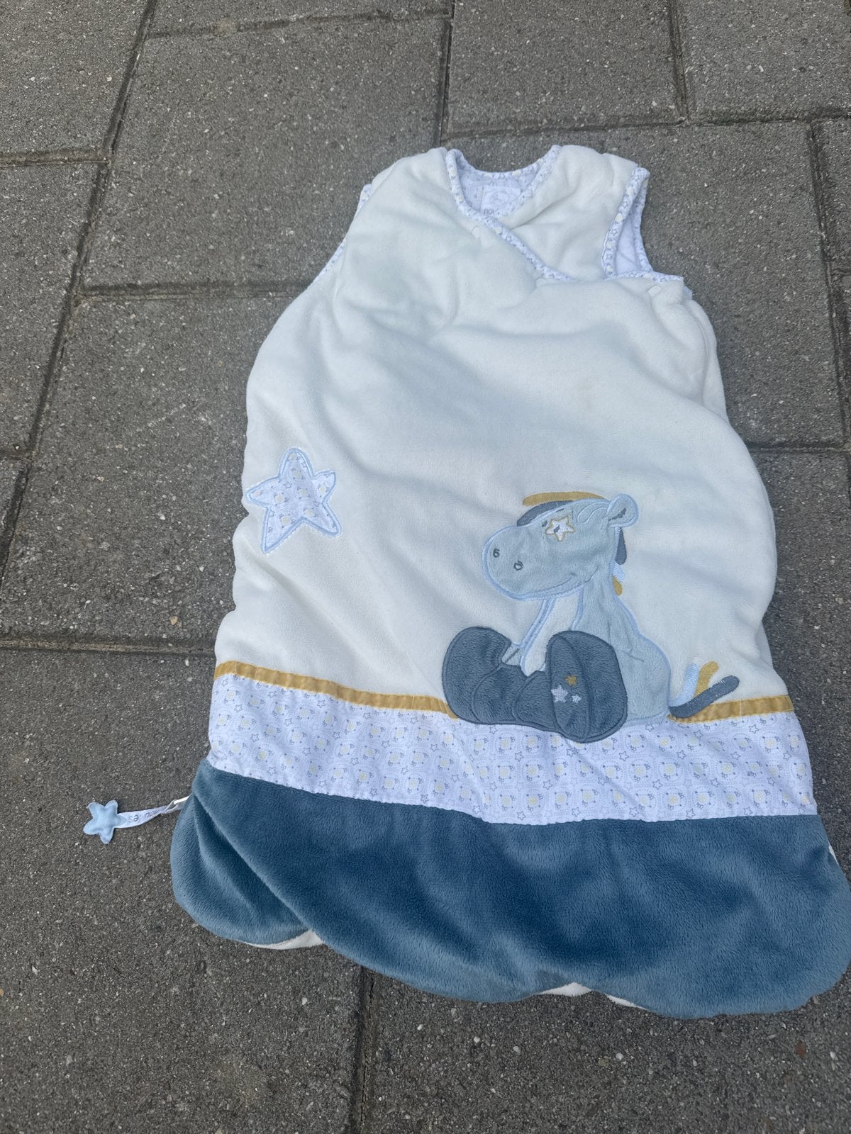 Comfortabele babyslaapzak met paardje - Wit/Blauw, Ophalen of Verzenden, Zo goed als nieuw, Wit, Slaapzak