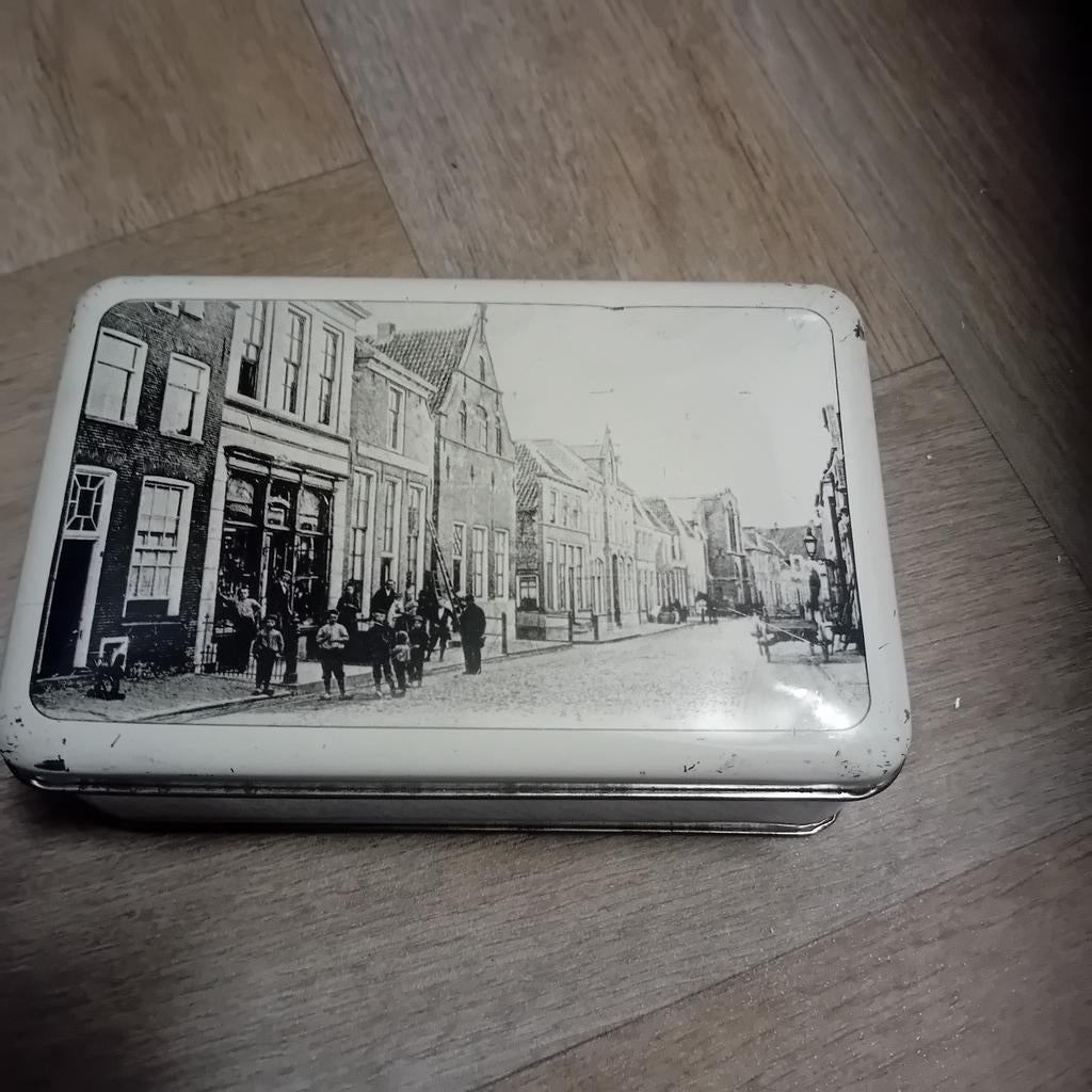 Vintage blikken doos met historisch dorpsgezicht, Verzamelen, Ophalen of Verzenden, Gebruikt, Overige, Overige merken