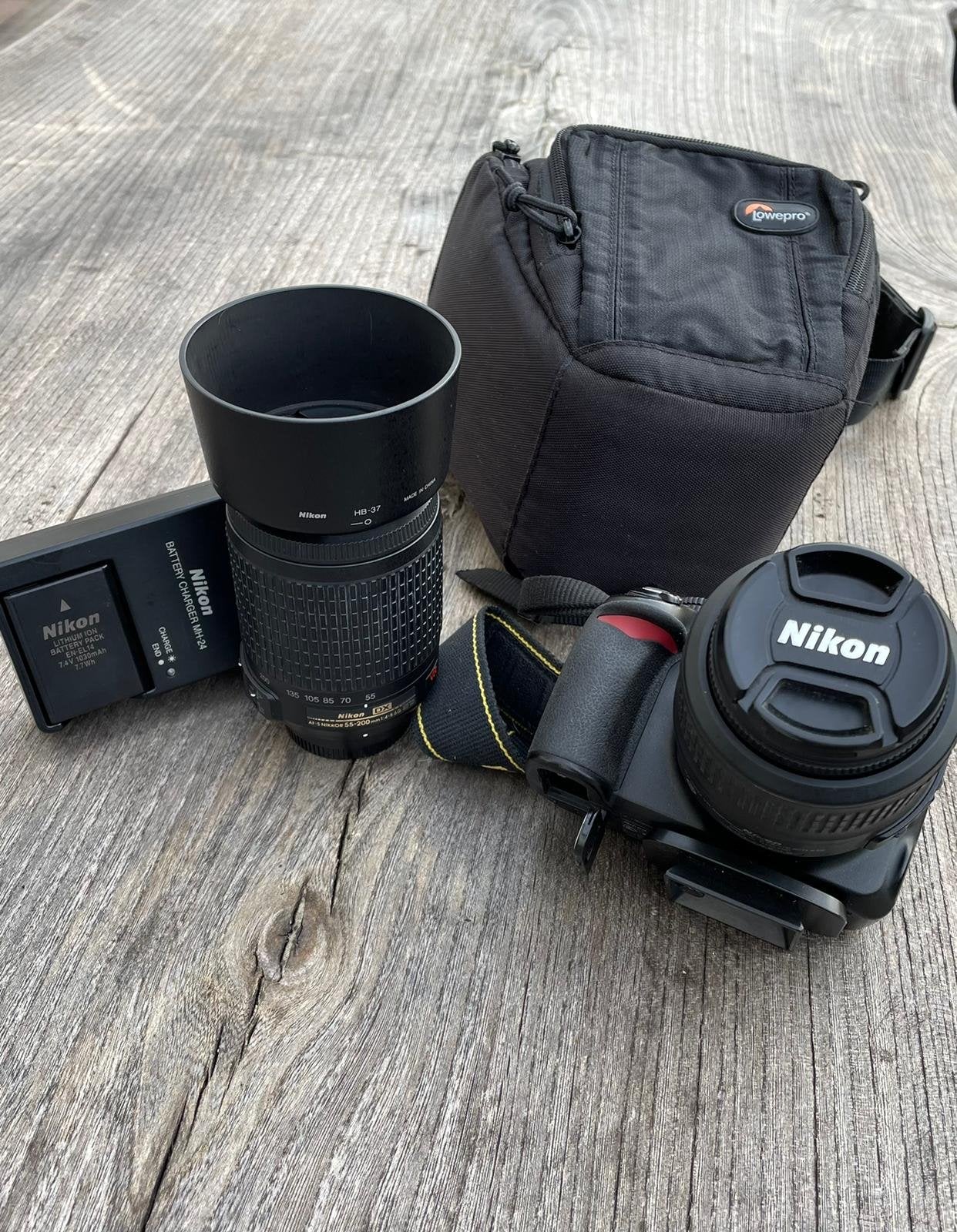 Nikon 3100 spiegelreflexcamera met 2 lenzen en tas, Audio, Tv en Foto, Gebruikt, Spiegelreflex, Ophalen of Verzenden, Accu