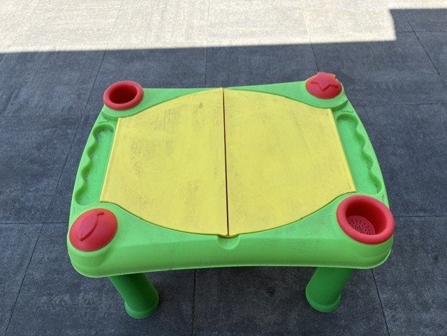 Watertafel met zandbakspeelgoed, Ophalen, Gebruikt