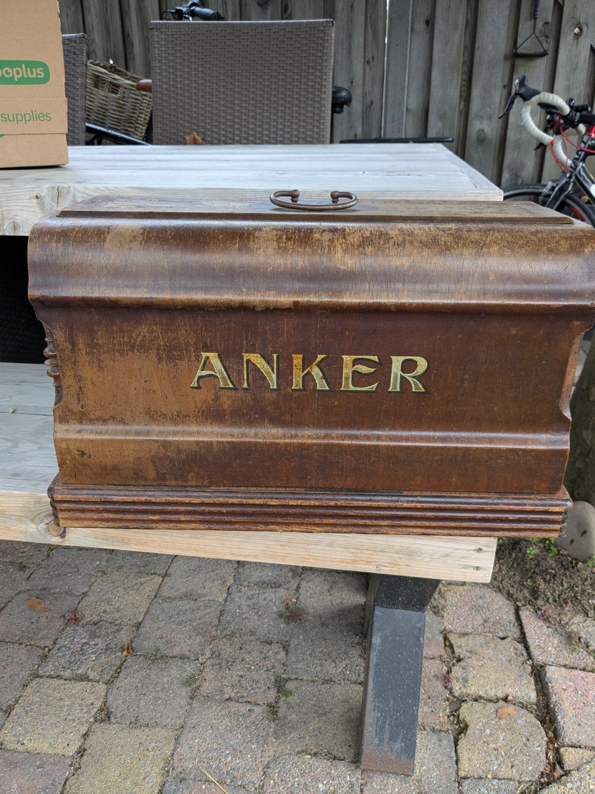Oude Naaimachine, Ophalen