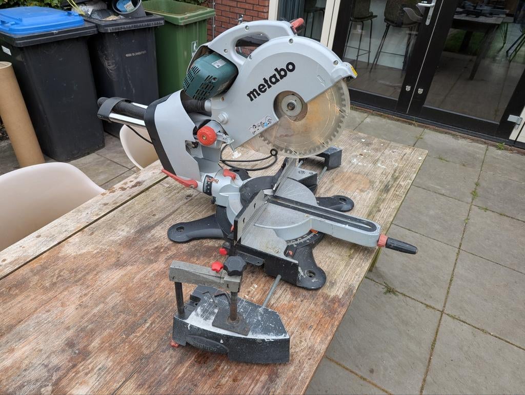 Metabo KGS 315 Plus Afkortzaag - Krachtig en Nauwkeurig, Doe-het-zelf en Verbouw, Ophalen, 1200 watt of meer, Afkortzaag, 30 tot 70 mm
