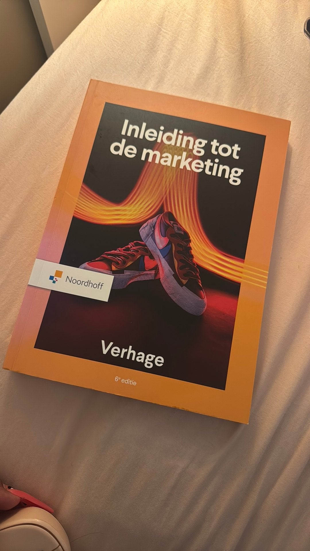 Inleiding tot de marketing 6e editie, Ophalen of Verzenden, Zo goed als nieuw, Economie en Marketing