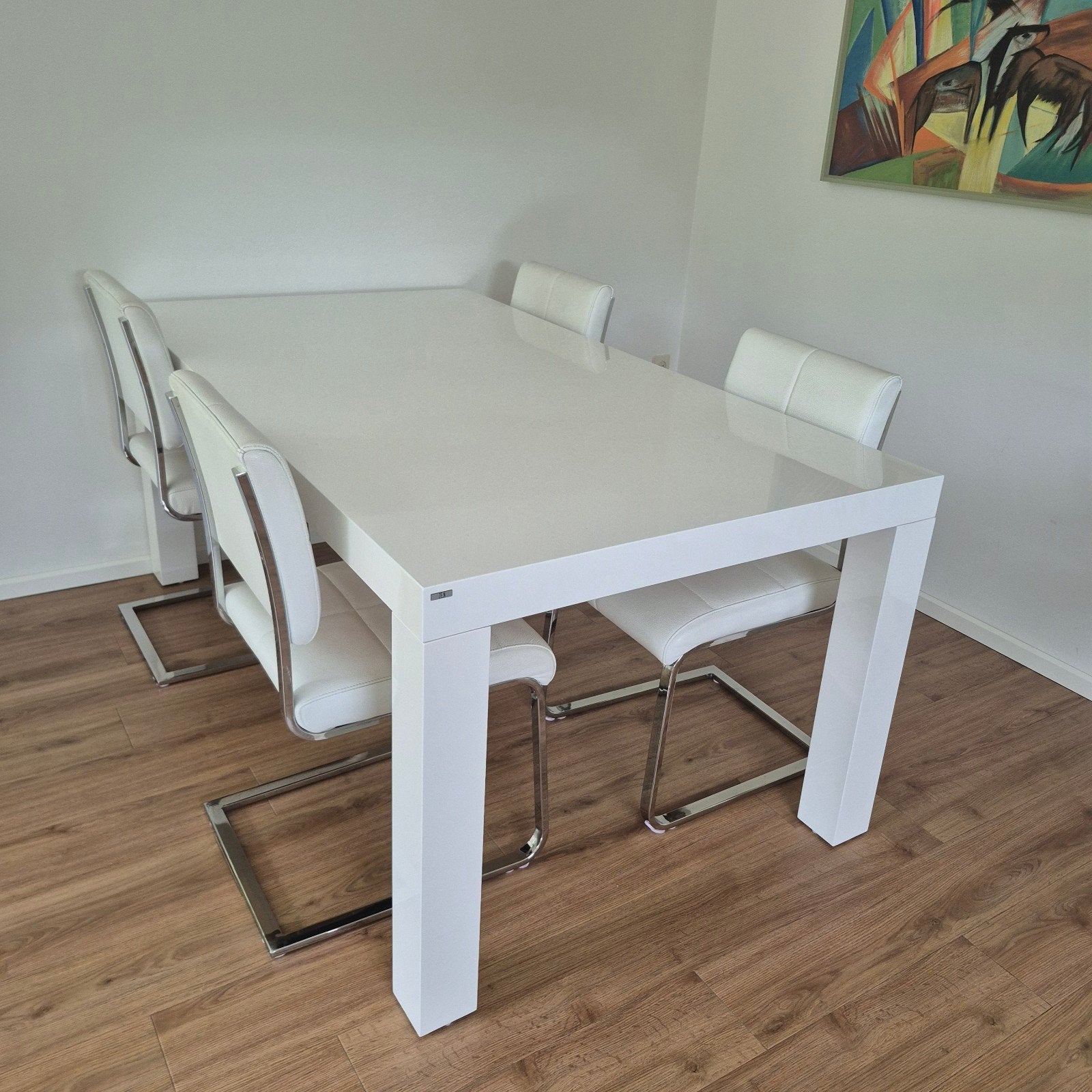 Witte eettafel met 4 leren stoelen, Huis en Inrichting, Tafels | Eettafels, Ophalen, Gebruikt, 50 tot 100 cm, 150 tot 200 cm