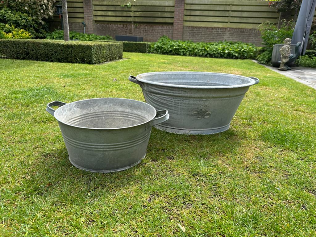 Zinken teil / plantenbak - Zeer goede staat, Tuin en Terras, Ophalen, Rond, Zo goed als nieuw, Metaal