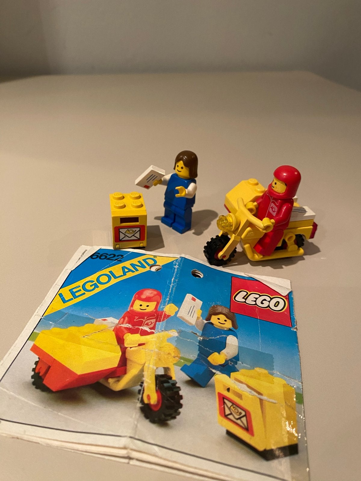 Lego Legoland 6622 Postbode met motor 100% compleet, Gebruikt, Lego, Ophalen of Verzenden, Compleet