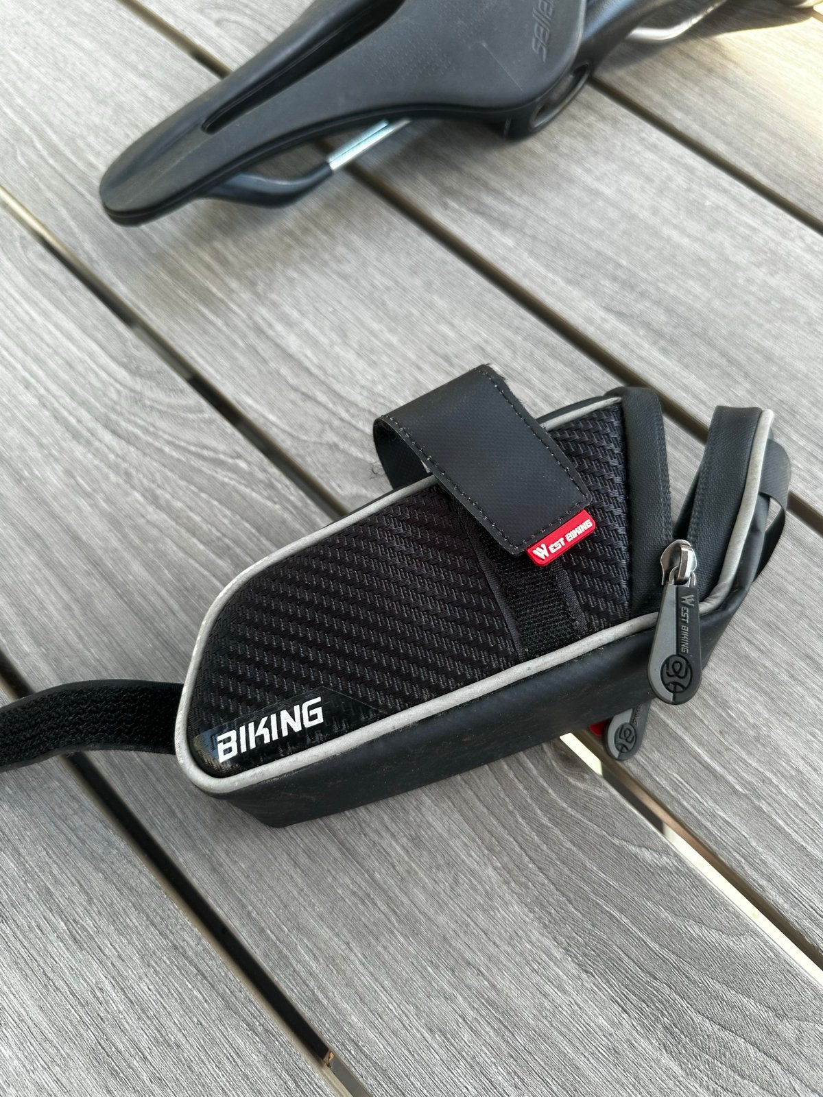 Biking zadeltasje - Compact en praktisch, Ophalen of Verzenden, Zo goed als nieuw
