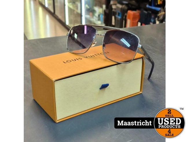 Louis Vuitton Zonnebril Unisex Incl Doosje Replica, Sieraden, Tassen en Uiterlijk, Louis Vuitton, Zo goed als nieuw, Support@louisvuitton.com
