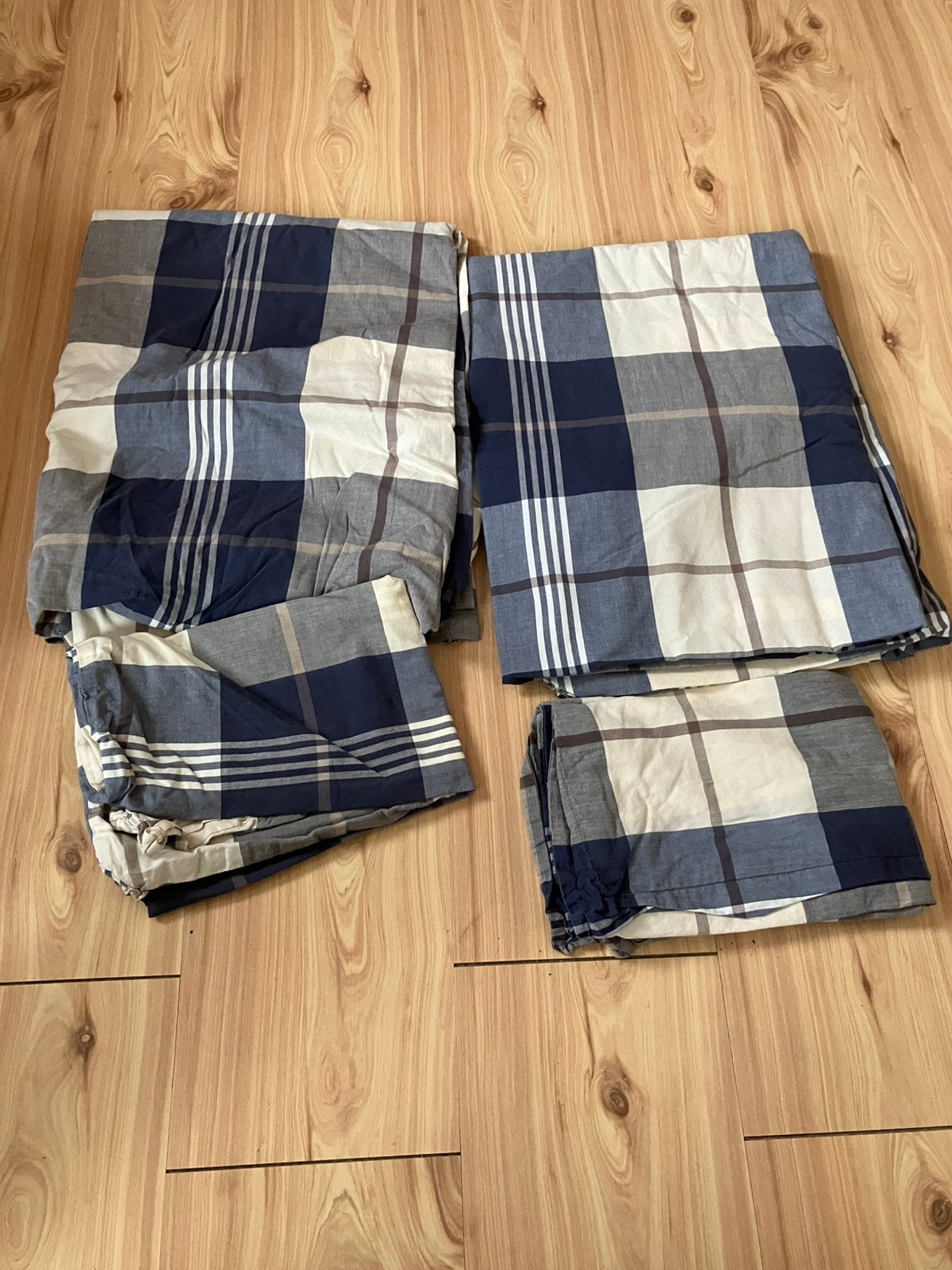 2 dekbedovertrek sets (140x190cm) met 2 kussenslopen, Ophalen of Verzenden, Zo goed als nieuw, Tweepersoons, Dekbedovertrek