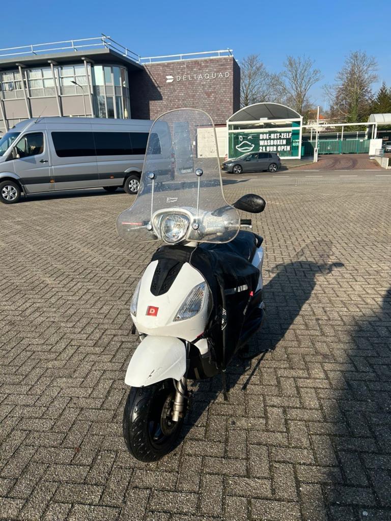 Piaggio derbi boulevard, Ophalen, Zo goed als nieuw, Benzine, Piaggio
