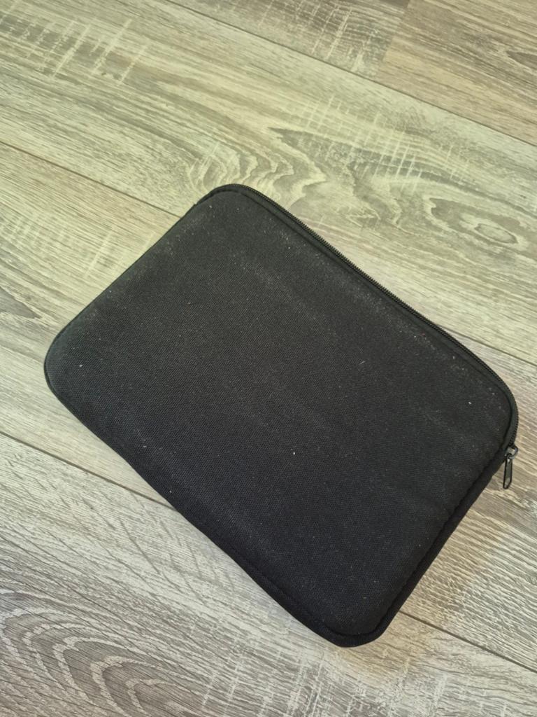 Zwarte laptophoes voor 11 inch tablets., Gebruikt, Gevoerd laptopvak, 12 inch of minder, Ophalen of Verzenden