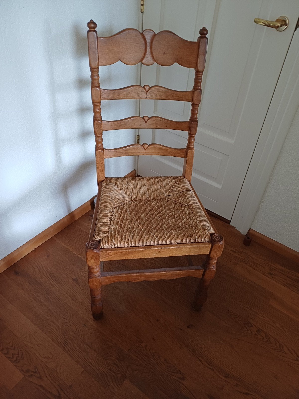 4 eetstoelen massief hout, Antiek en Kunst, Ophalen of Verzenden
