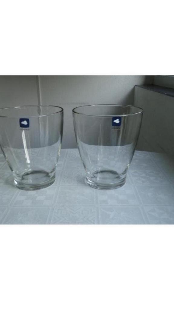 Twee "Leonardo" Design Vazen., Overige kleuren, Nieuw, Ophalen of Verzenden, Glas