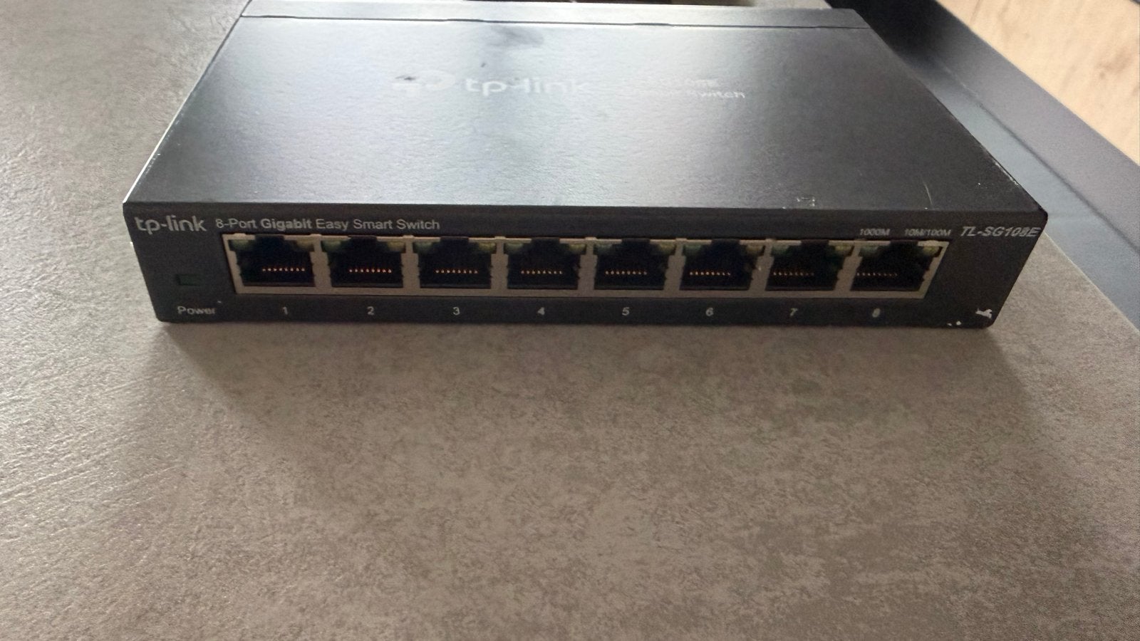 TP-Link TL-SG108E 8-Poorts Gigabit Easy Smart Switch, Ophalen, Gebruikt