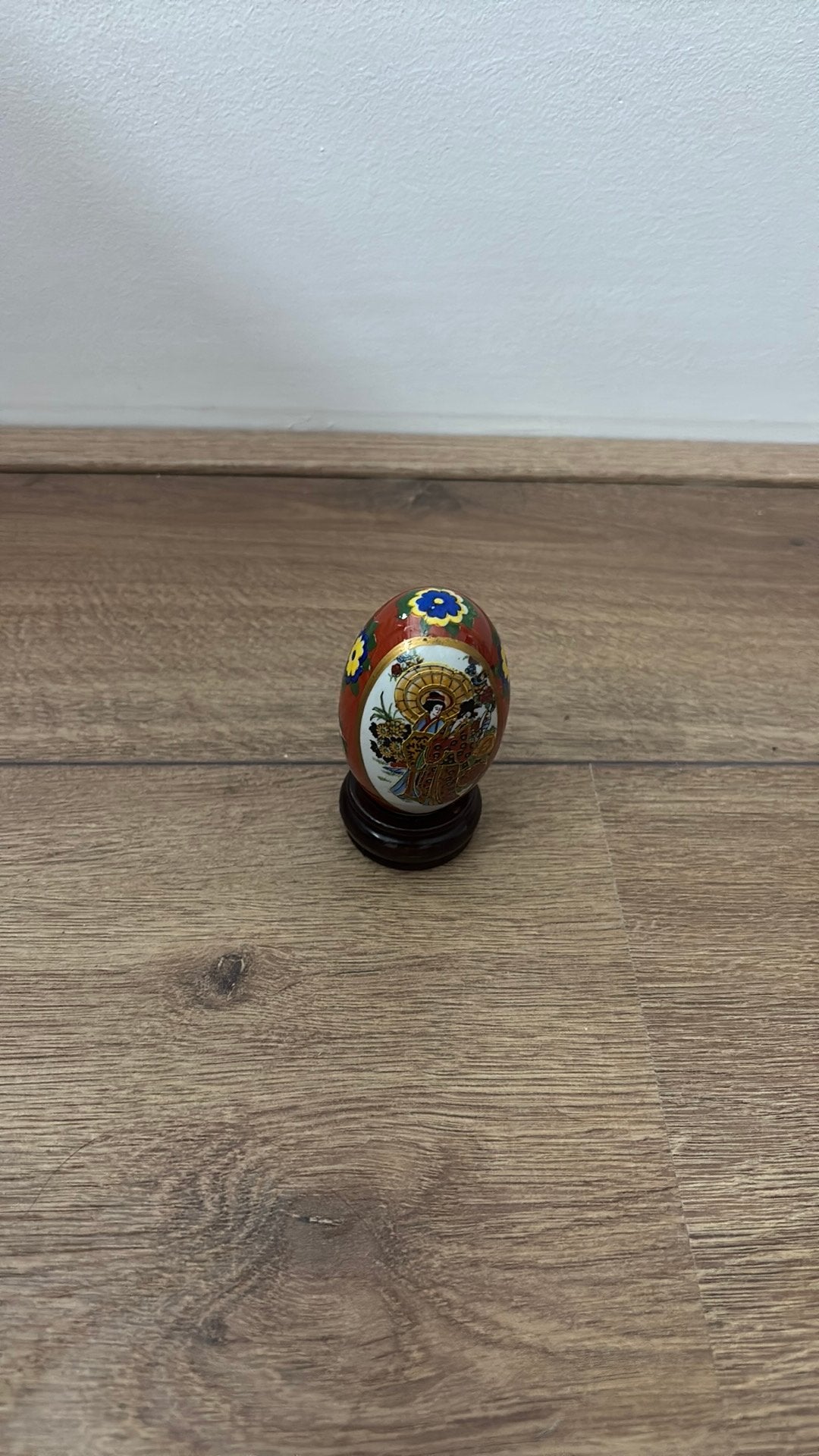 porseleinen ei in Satsuma-stijl, Ophalen