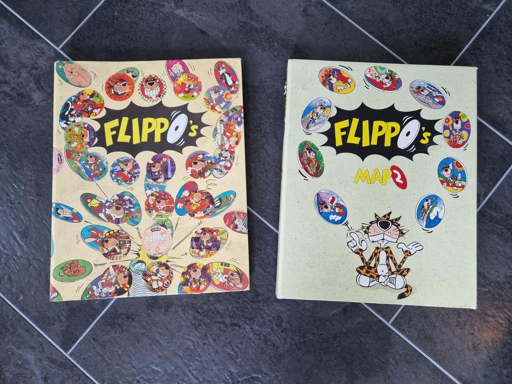 2 Flippo verzamelmappen met 334 flippo's (niet compleet), Verzamelen, Flippo's, Ophalen of Verzenden, Verzameling, Met verzamelmap(pen)