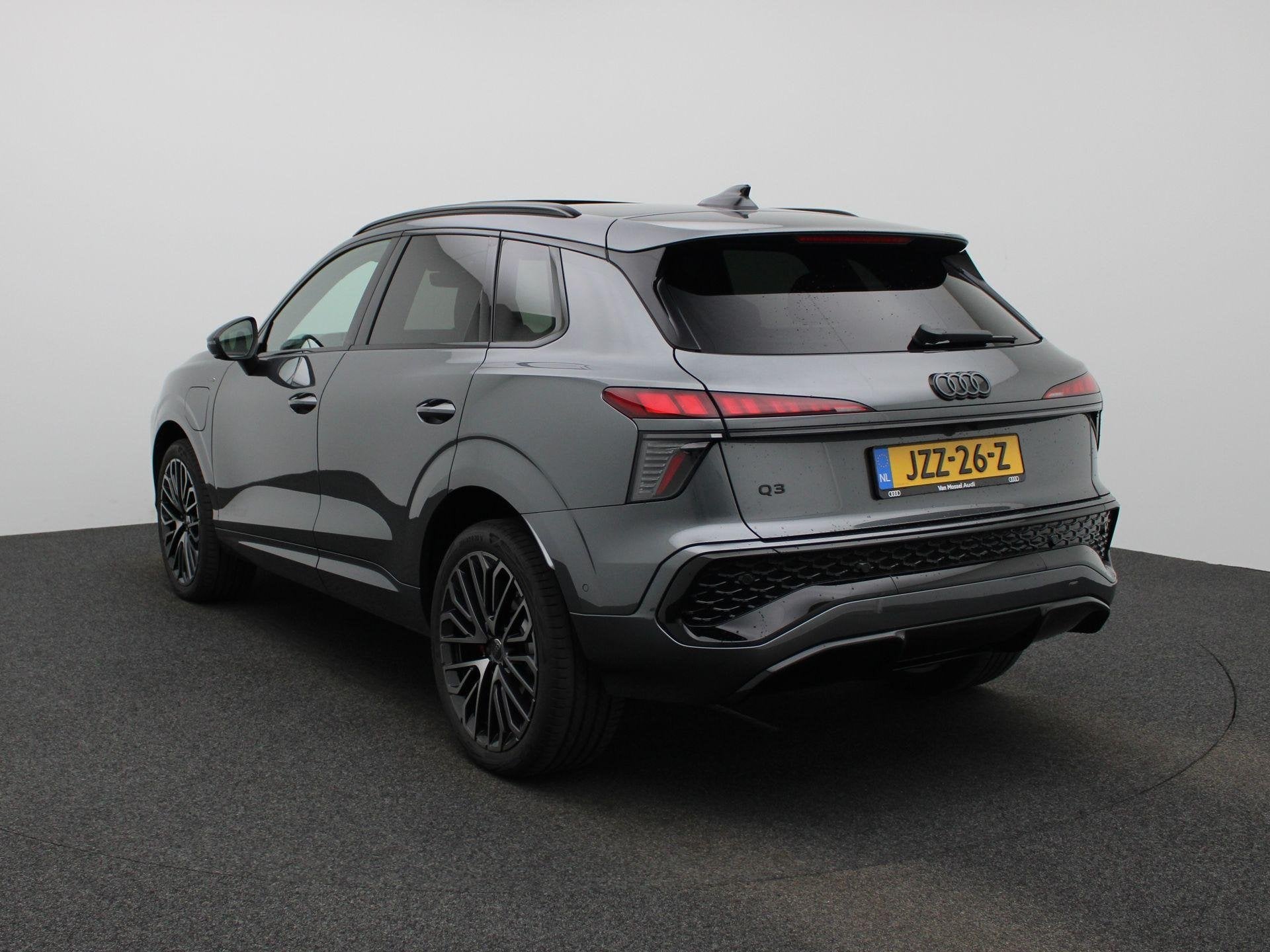 Audi Q3 1.5 e-hybrid S edition 272 PK | S-line | Automaat |, Auto's, Audi, 12 maanden, 1800 kg, 1498 cc, 4 cilinders