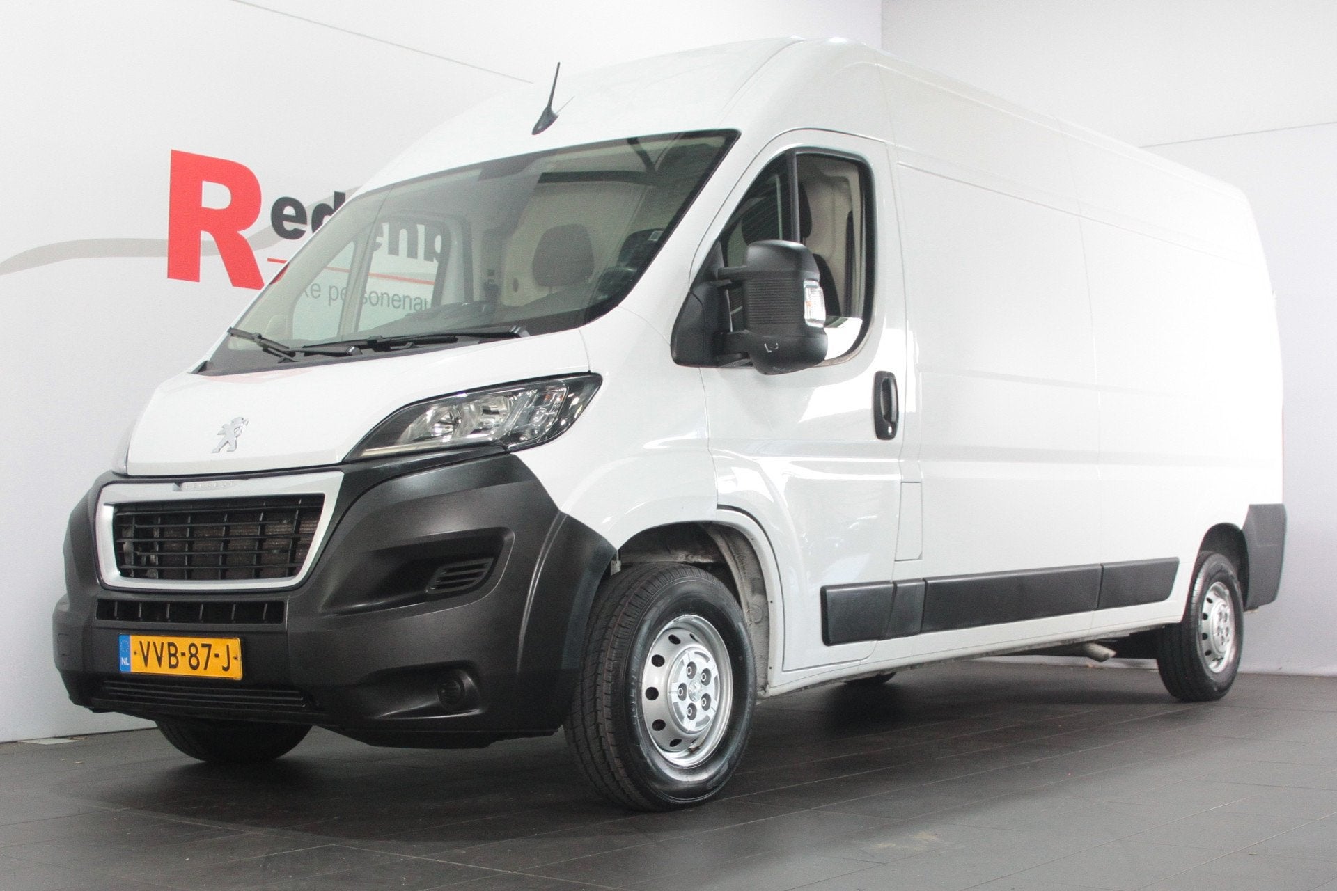 Peugeot Boxer 2.2 BlueHDi 140 L3H2 3.3t - Airco / Camera / C, Auto's, Bestelauto's, Voorwielaandrijving, Gebruikt, Euro 6, 4 cilinders