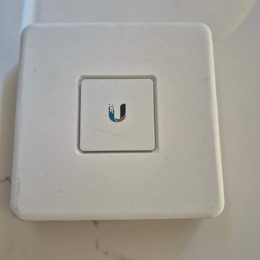 UniFi Security Gateway (USG) - Gebruikt, Computers en Software, Ophalen of Verzenden, Gebruikt, Router, Ubiquiti UniFi