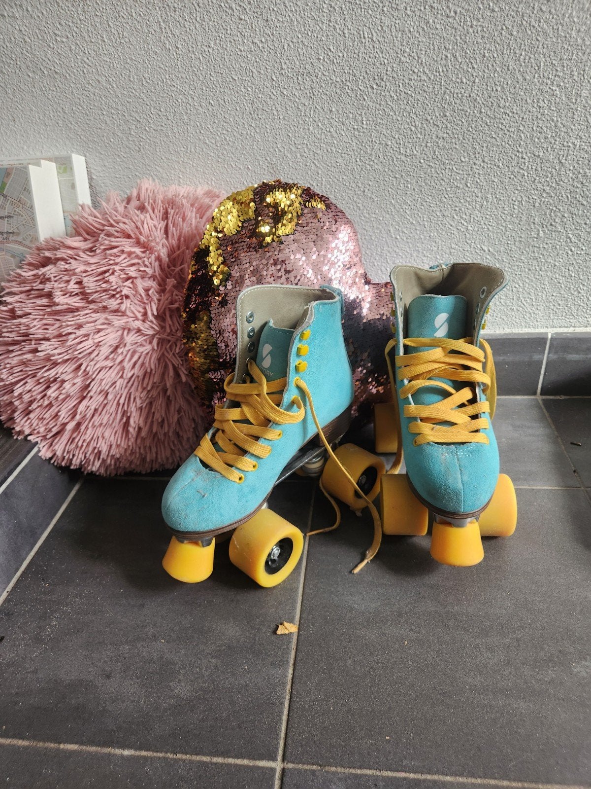 Story Retro Western rolschaatsen - Maat 35-36, Ophalen of Verzenden, Zo goed als nieuw