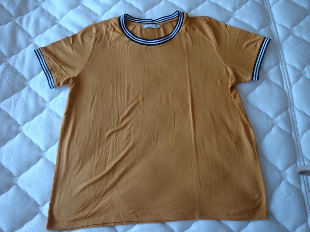 Oker geel PIGALLE shirt met zwart witte boorden. Maat XL., Geel, Maat 46/48 (XL) of groter, Pigalle, Ophalen of Verzenden