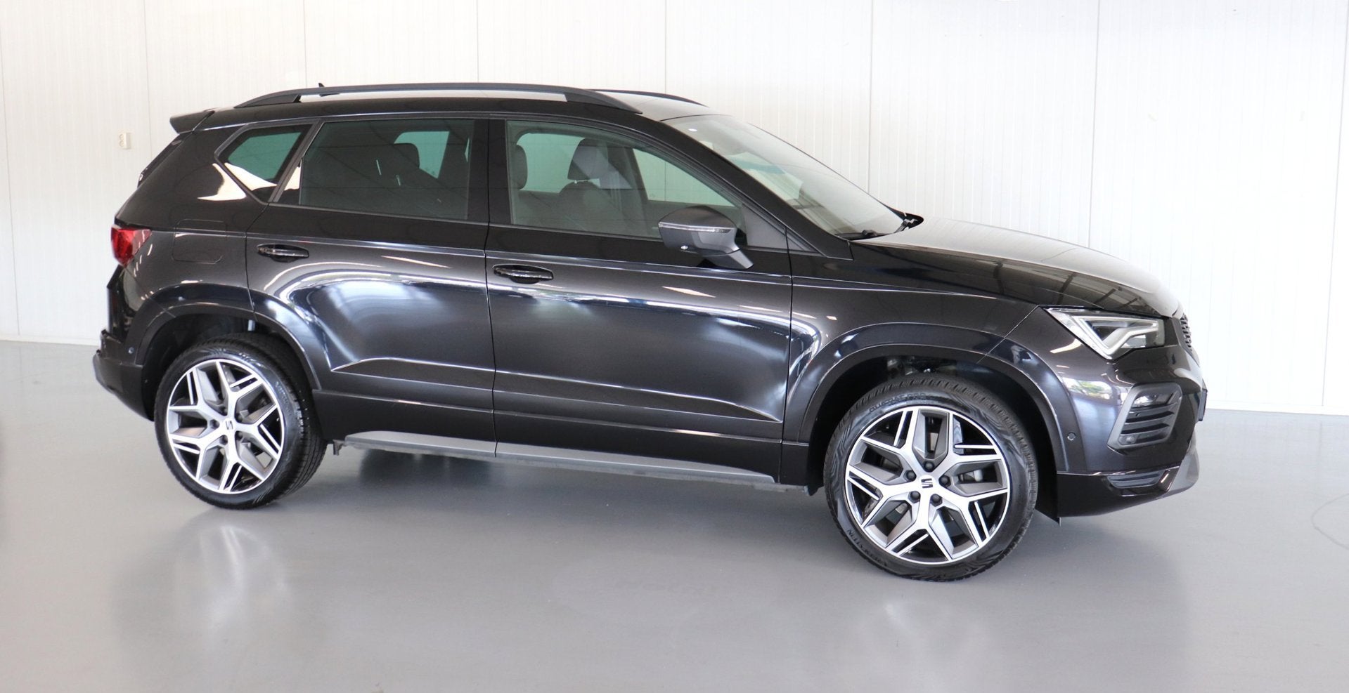 Seat Ateca 1.5 TSI FR Business Intense rijklaar €29950,-, Auto's, Seat, 4 cilinders, 150 pk, Ateca, Zwart