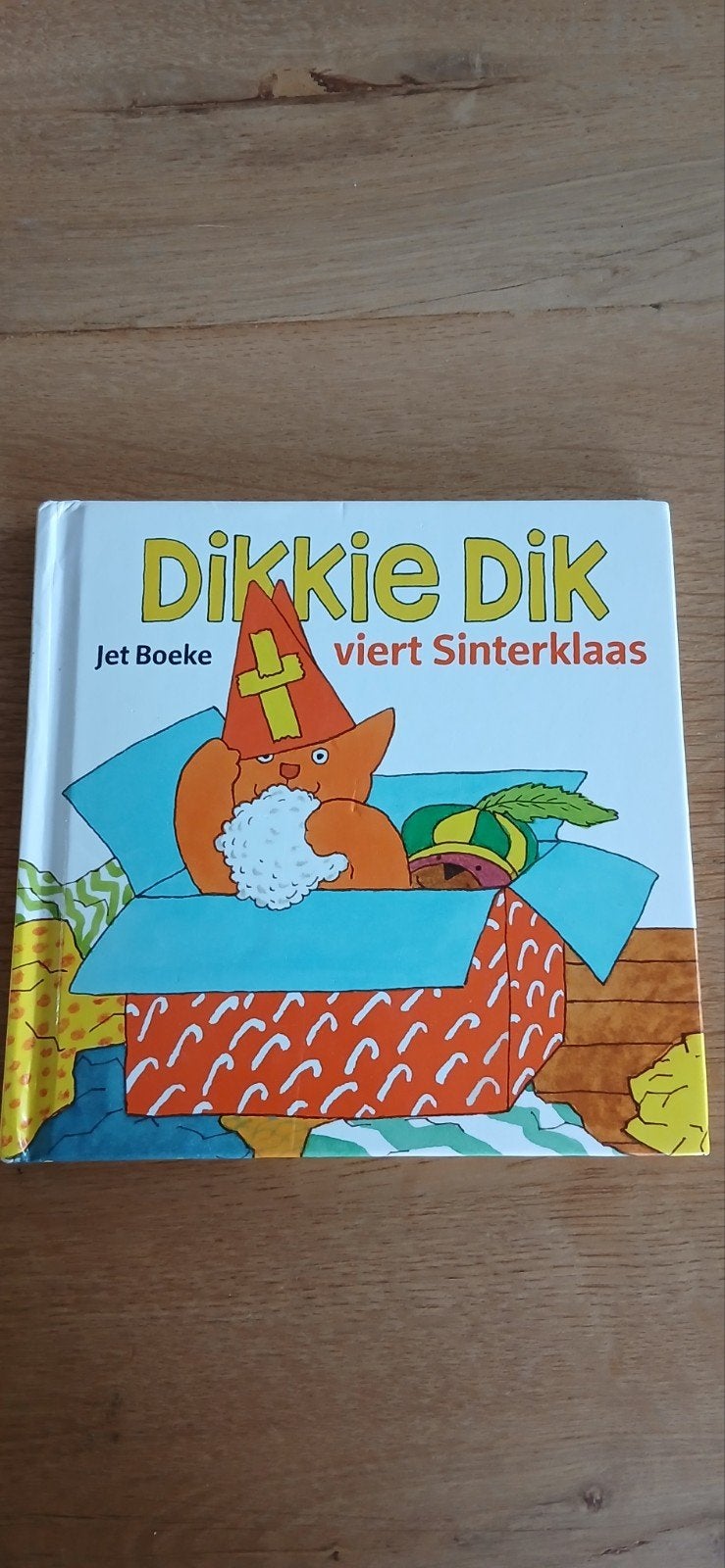 Dikkie Dik viert Sinterklaas - Jet Boeke, Ophalen