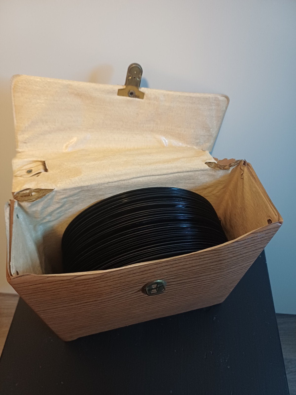 Vintage platenkoffer met singles, Ophalen of Verzenden, Gebruikt