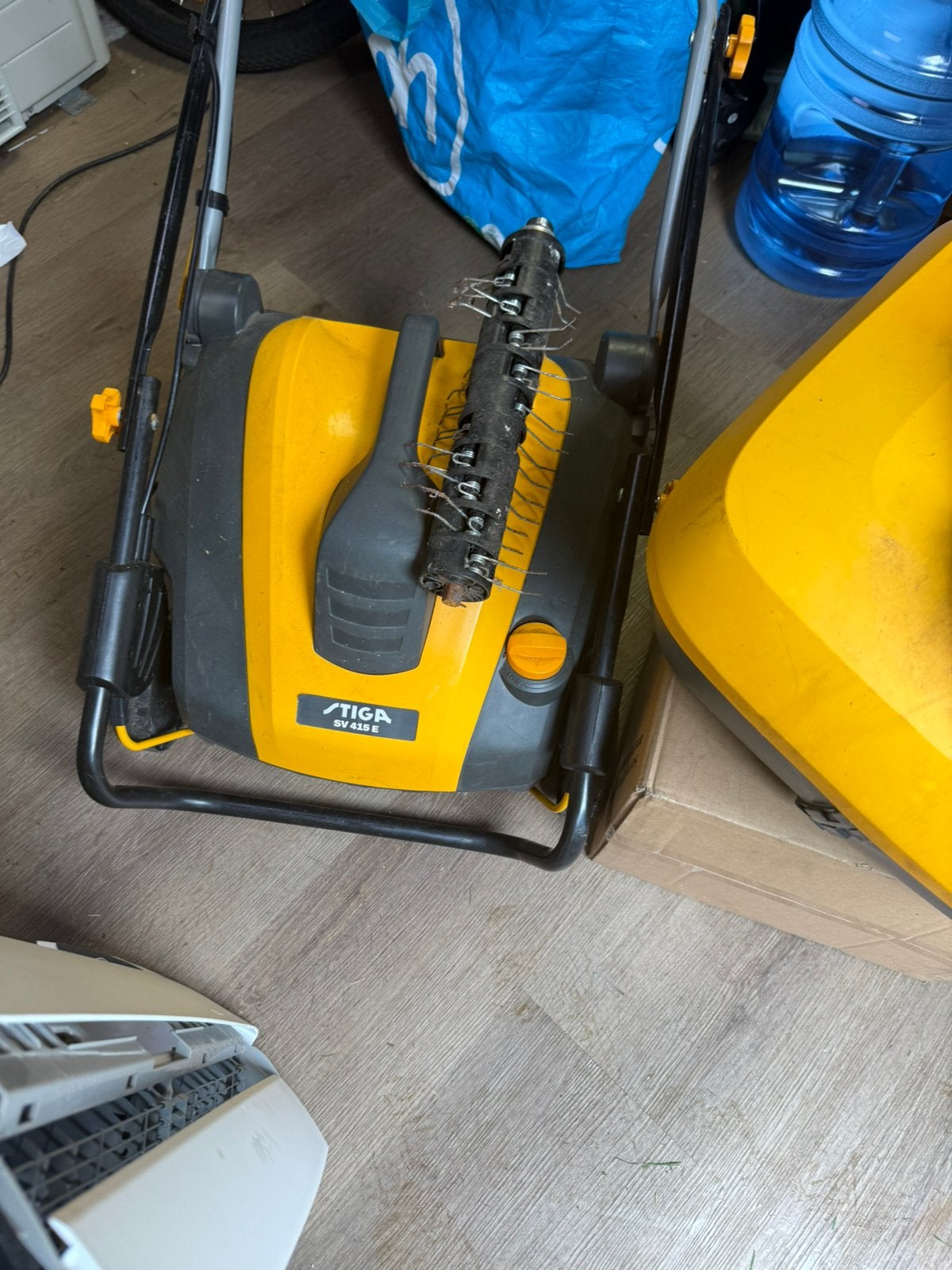 Stiga SV 415 E Verticuteermachine - Krachtig en Efficiënt, Ophalen of Verzenden, Zo goed als nieuw, Elektrisch