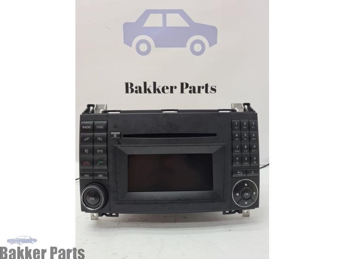 Radio CD Speler van een Mercedes B-Klasse, Gebruikt, -, Ophalen of Verzenden, -