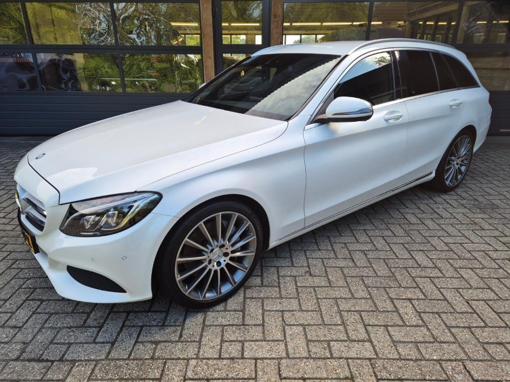 C350e *XENON *LUCHTVERING *CAMERA *NAVI *NAP, Auto's, Mercedes-Benz, Bedrijf, C-Klasse, 360° camera, ABS, Airbags, Airconditioning