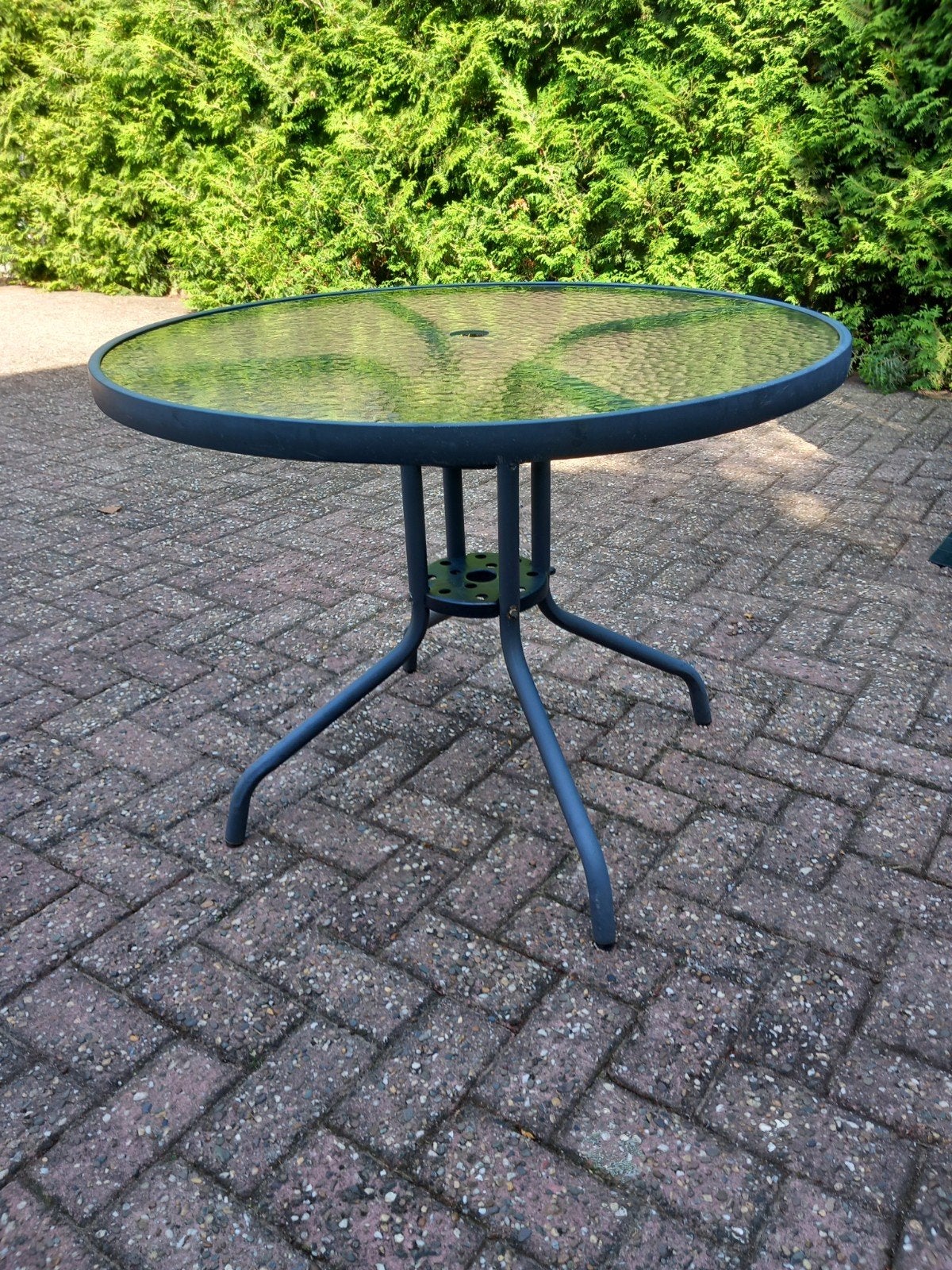 Mooie ronde tuintafel met gehard glazen blad, Tuin en Terras, Tuintafels, Ophalen, Rond