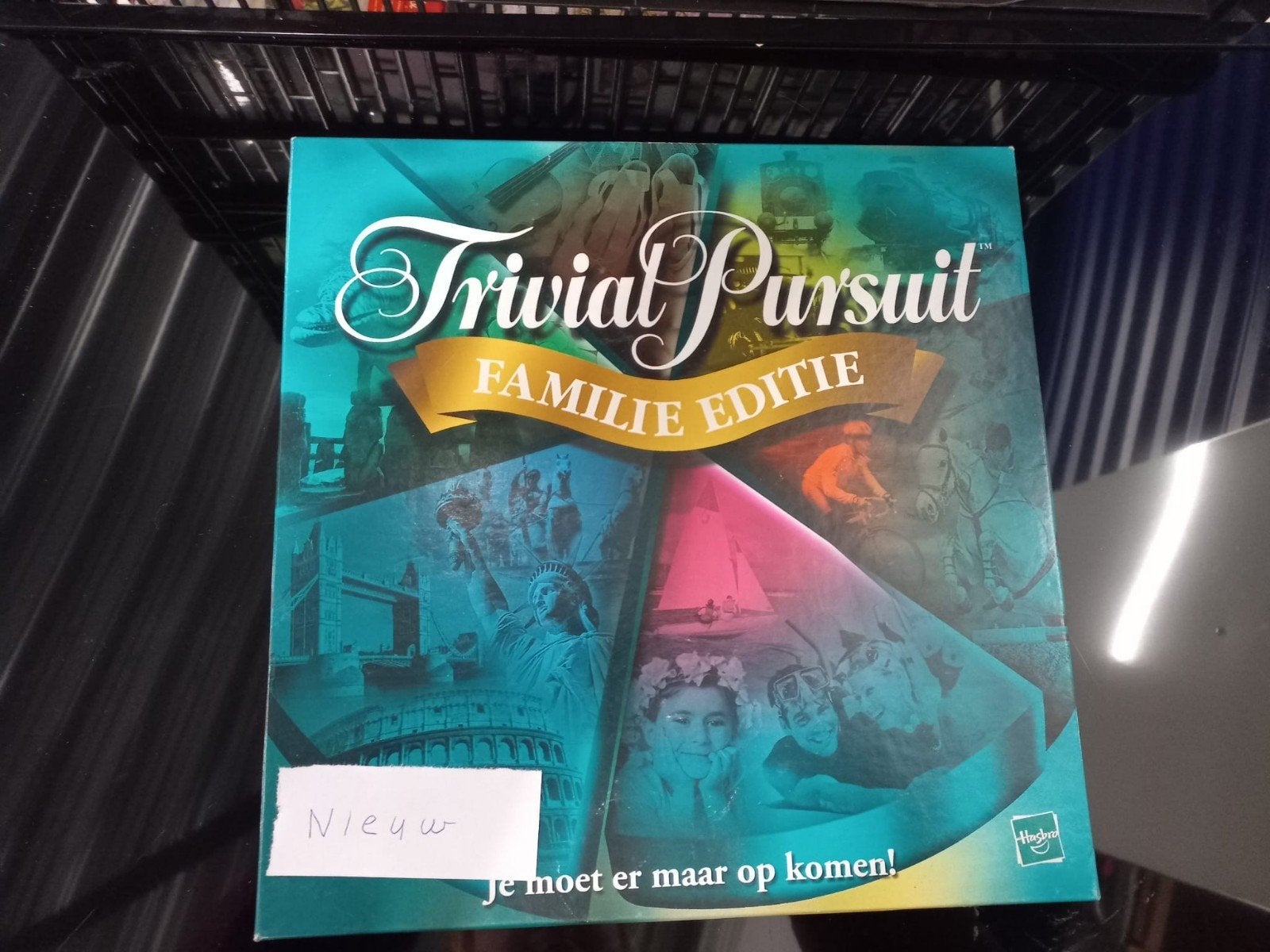 Trivial Pursuit Familie Editie - Nieuw, Hobby en Vrije tijd, Ophalen, Nieuw, Hasbro