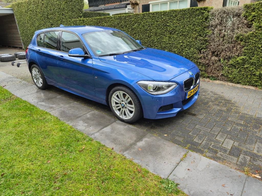 BMW 1-Serie 116i M 136PK, incl winterbanden+dakdrager!, 1-Serie, 4 cilinders, Blauw, Origineel Nederlands