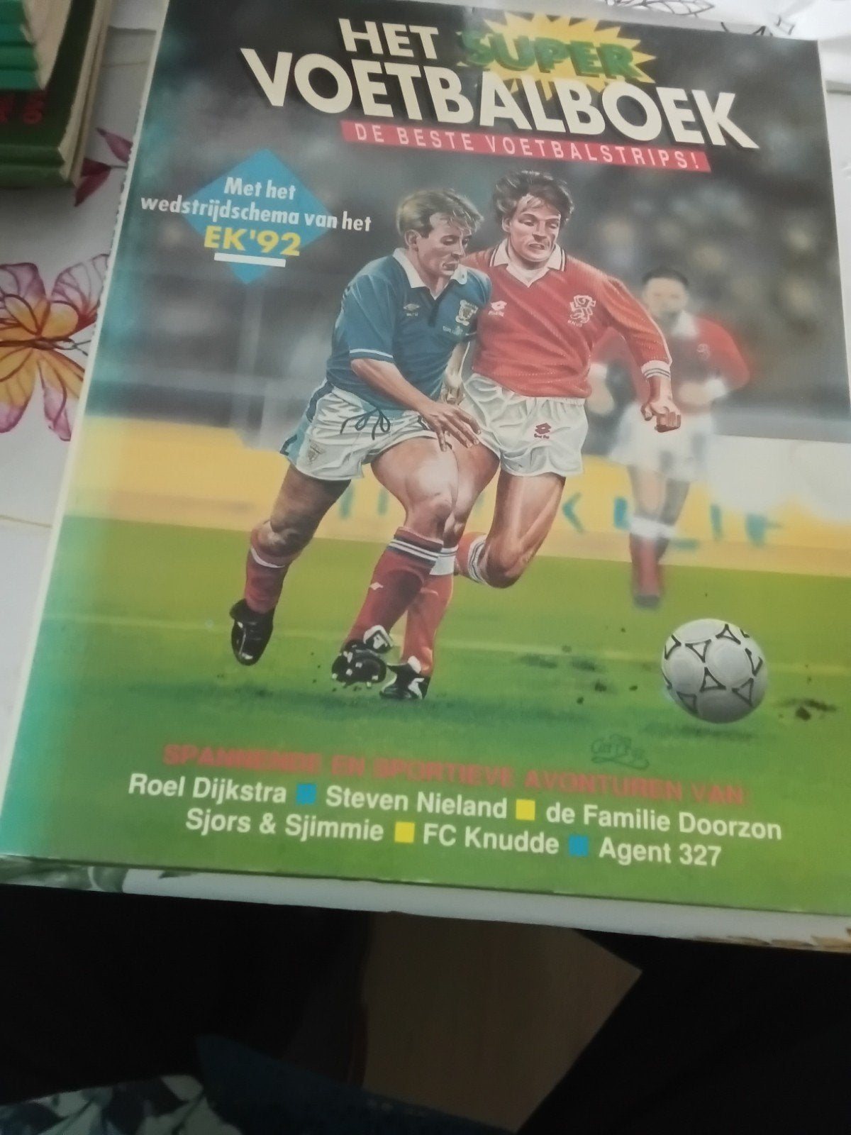 het SUPER voetbalboek,met wedstrijdschema E.K.'92, Ophalen of Verzenden