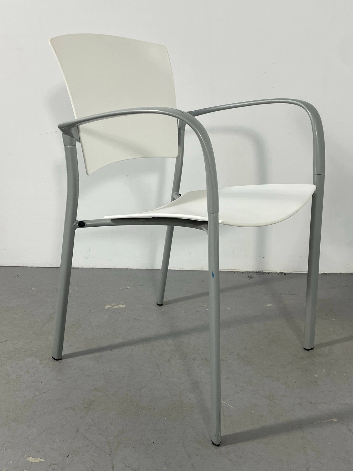 29x Enea Kantinestoelen Met Armleuningen Wit, Gebruikt, Wit, Ophalen of Verzenden, X