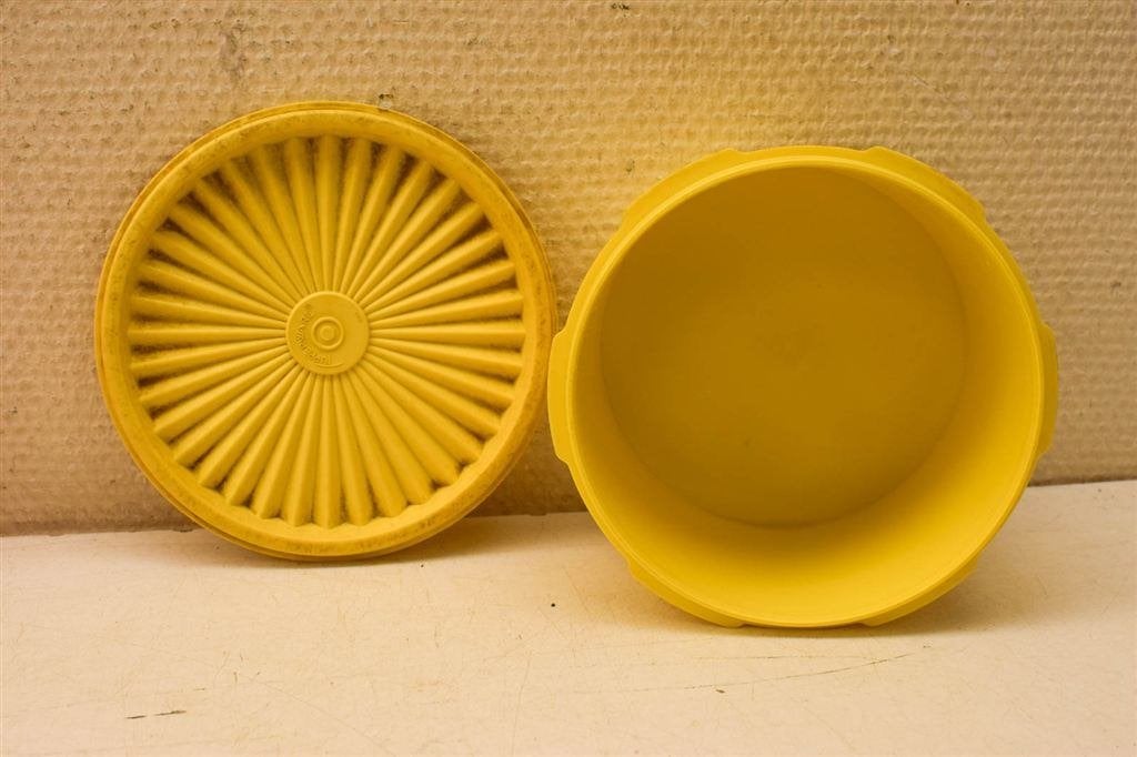 2 stuks Tupperware bakjes 44609, Ophalen of Verzenden, Gebruikt, Oranje, Bak of Kom