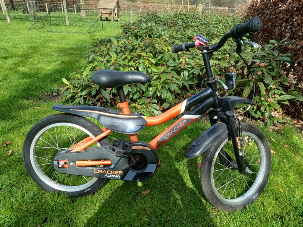 Alpina Cracker Kinderfiets 16 inch - Zwart/Oranje, Fietsen en Brommers, Fietsen | Kinderfietsjes, Ophalen of Verzenden, Zo goed als nieuw