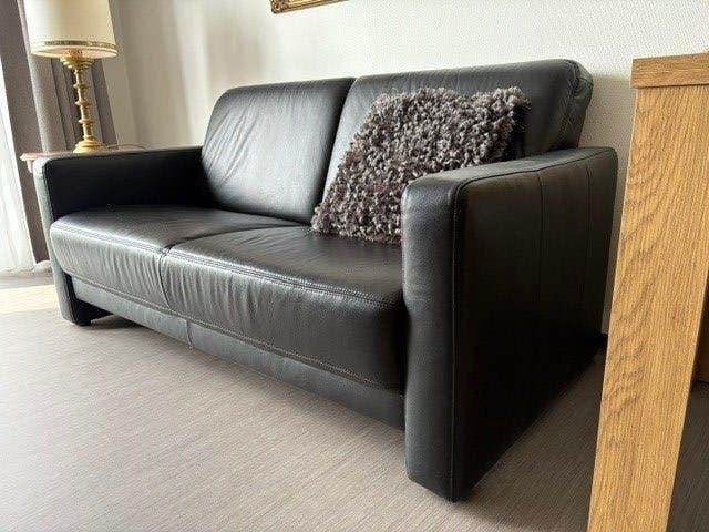 Tweezits bank zwart leer, Ophalen, Gebruikt, 150 tot 200 cm, Tweepersoons