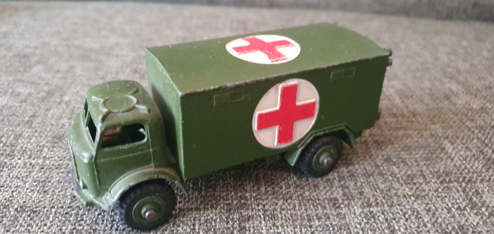 Dinky Toys Militaire Ambulance nr. 626 - Origineel Engeland, Ophalen of Verzenden, Gebruikt, Auto, Dinky Toys