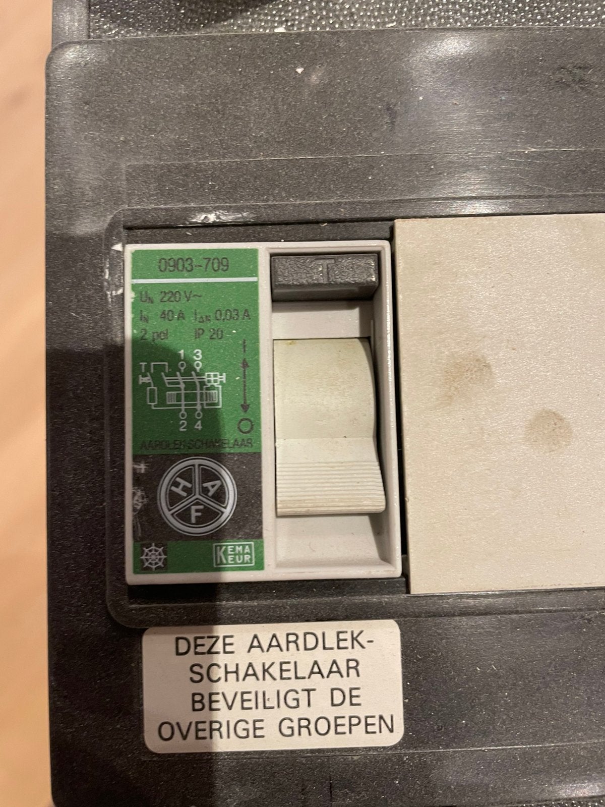 Aardlek schakelaar(s)/groepenkast 2 polig 30 mA, Ophalen of Verzenden, Gebruikt, Overige typen