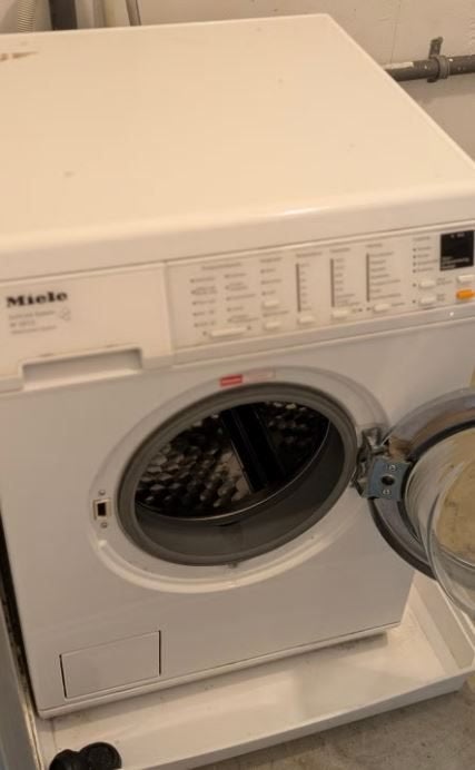 Miele W 3833 SoftCare System OPHALEN voor of op 13-09-2026!!, Gebruikt, Voorlader, 85 tot 90 cm, Ophalen