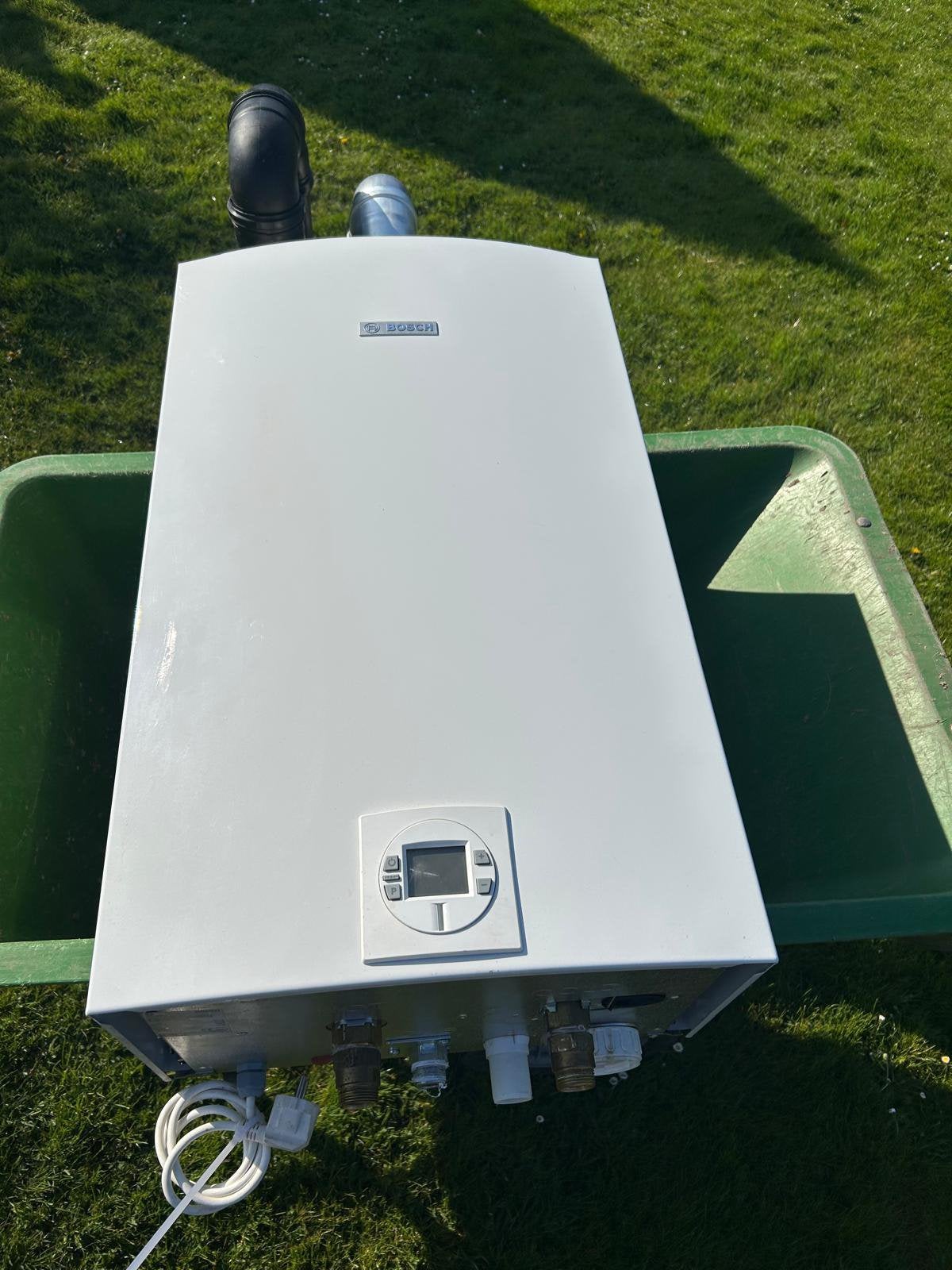 Bosch Therm 8000 S Gasgeiser (GWH 27 CTD) (m 2400843895), Ophalen, 30 tot 80 cm, Cv-ketel of Combi-ketel, Minder dan 60 cm