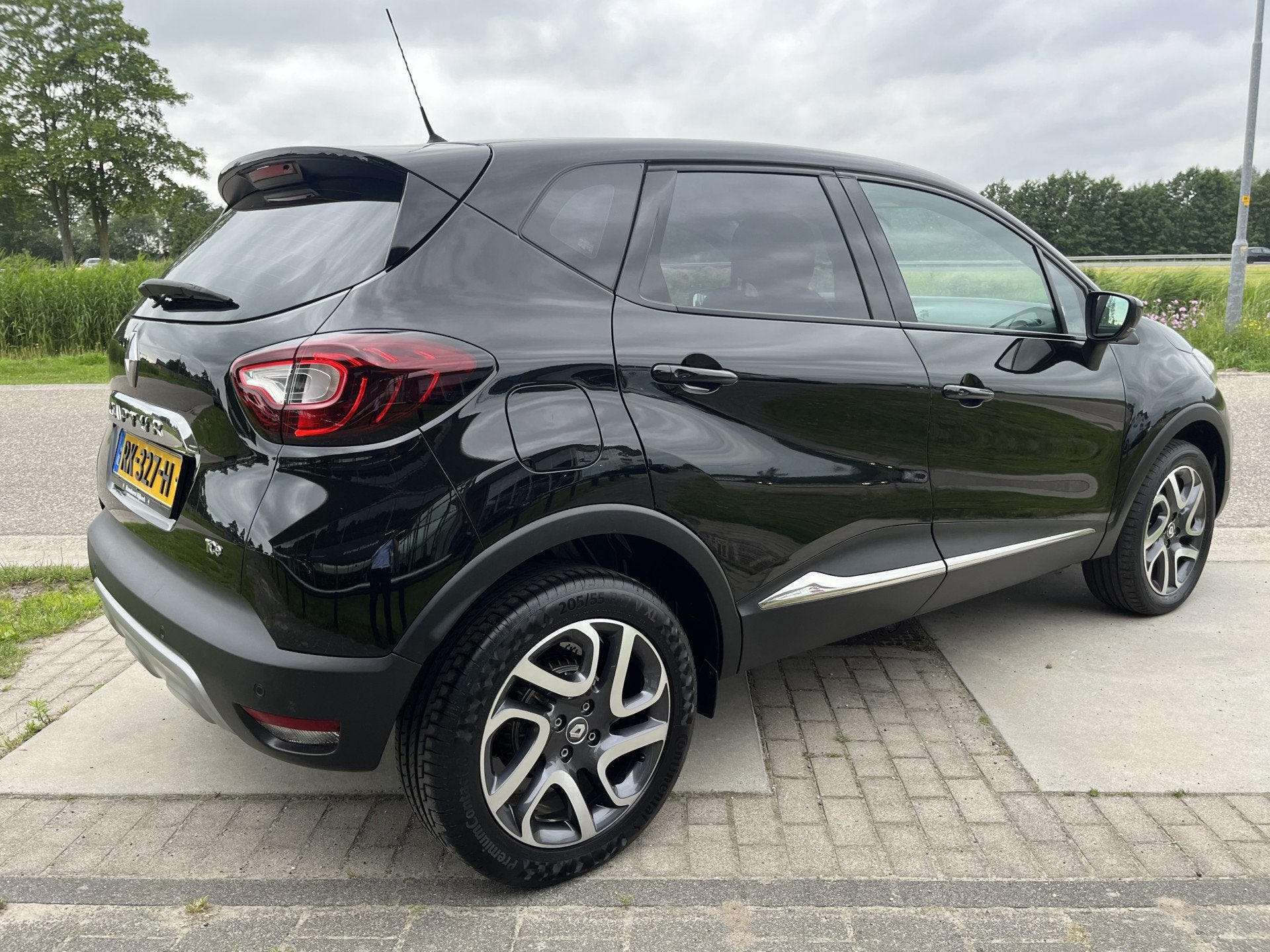 Renault Captur 0.9 TCe Intens / Keyless / Climate / Cruise /, Voorwielaandrijving, Stof, Gebruikt, 620 kg