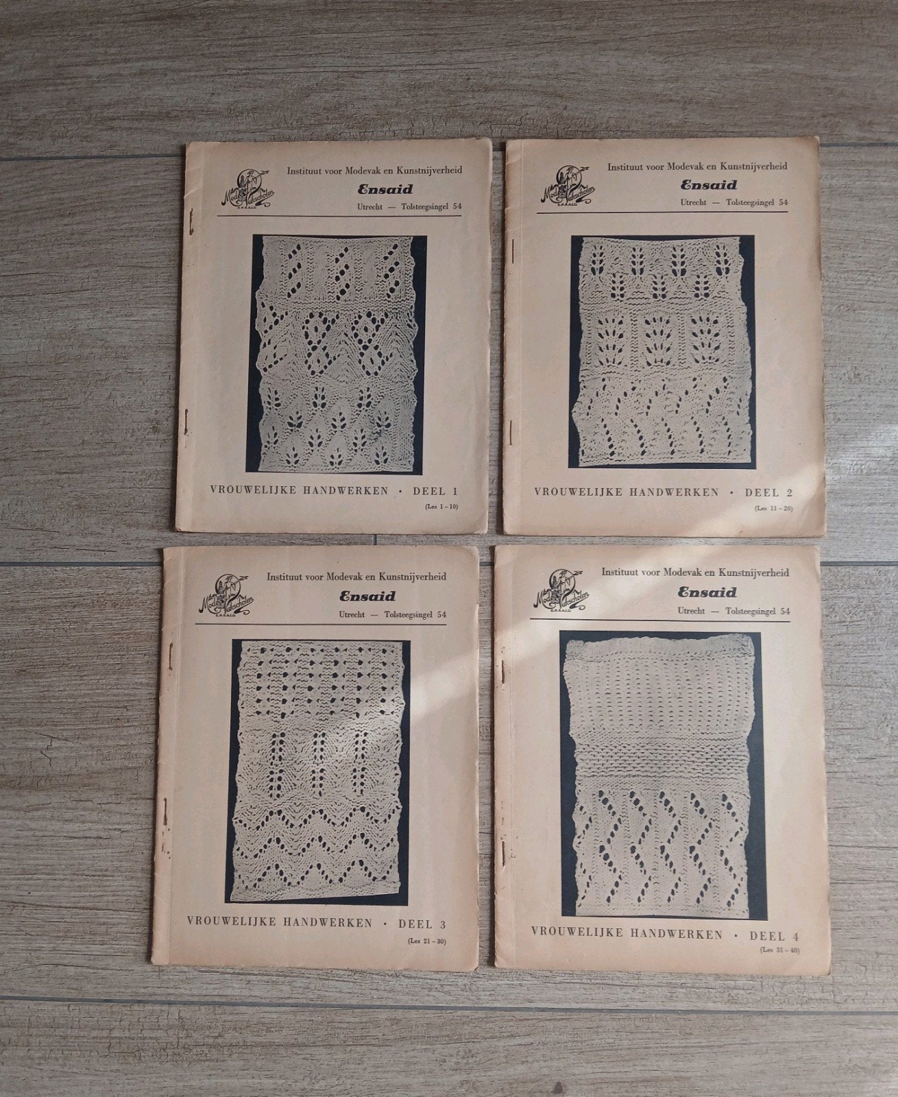 ENSAID Vrouwelijke handwerken deel 1, 2 3 en 4, Antiek en Kunst, Antiek | Boeken en Bijbels, Ophalen of Verzenden, Instituut voor Modevak en Kunstnijverheid Ensaid