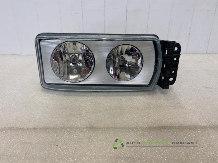 Koplamp rechts van een Iveco EuroCargo, Gebruikt, -, -, Ophalen of Verzenden