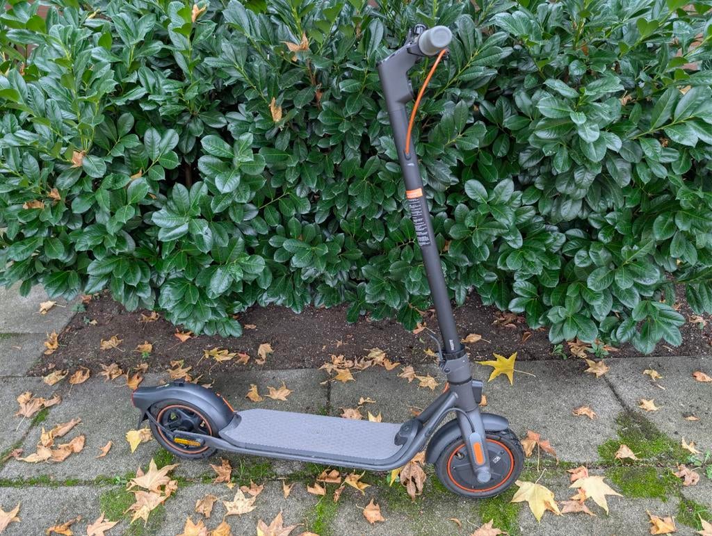 Segway Ninebot F40E (xl) - Zo goed als nieuw!, Fietsen en Brommers, Steps, Ophalen of Verzenden, Zo goed als nieuw, Elektrische step (E-scooter)