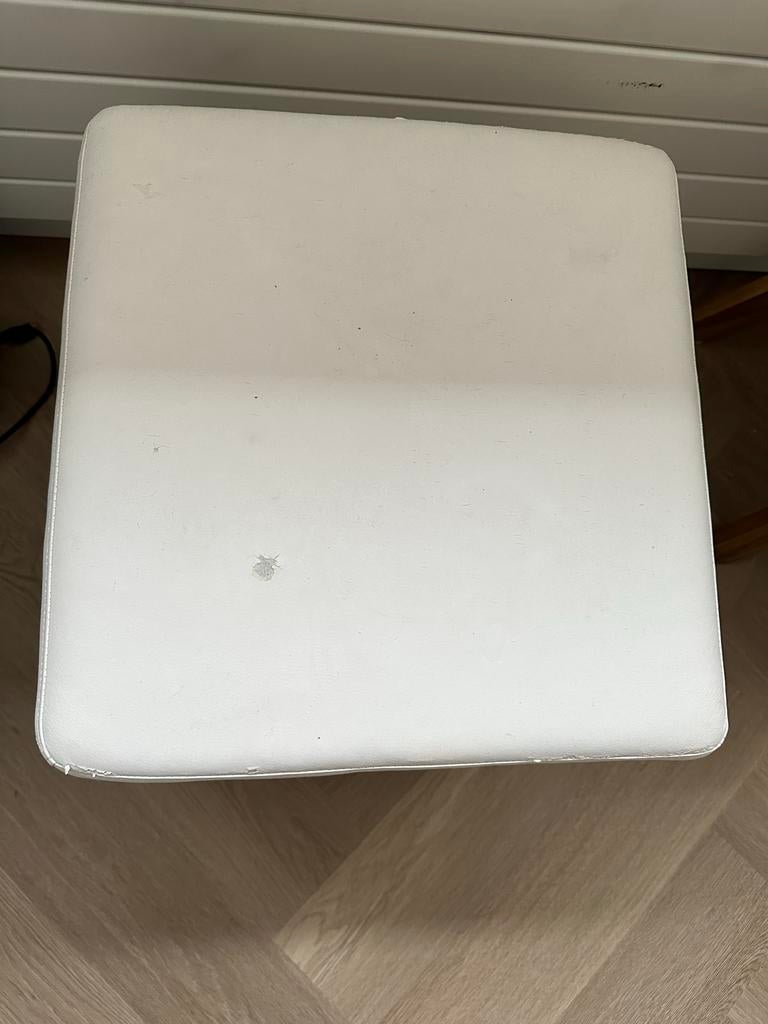 Witte poef, Ophalen, Minder dan 50 cm, Gebruikt, Vierkant