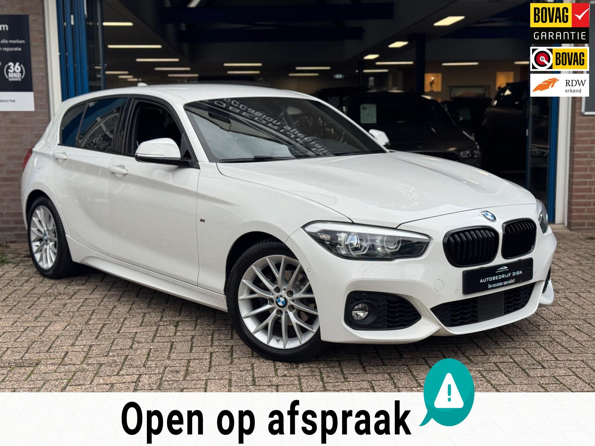 BMW 1-serie 118i M-Pakket 2019 WIT AUT NAVI CAMERA ACC NAP!, Auto's, Dealer onderhouden, Gebruikt, Wit, Bedrijf