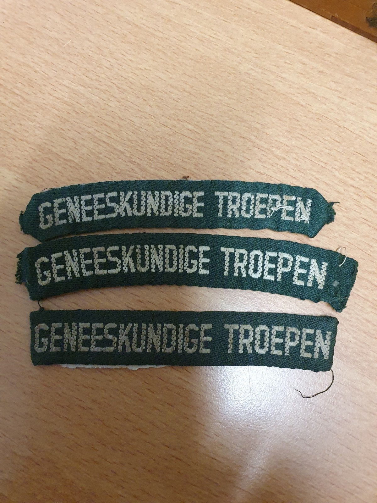 Naambandjes straatnamen, Verzamelen, Ophalen of Verzenden, Landmacht, Nederland, Embleem of Badge